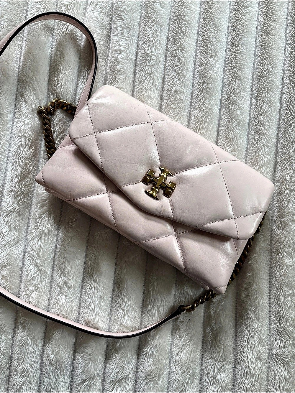 Tory Burch Kira Chevron Convertible Shoulder Bag in Pink